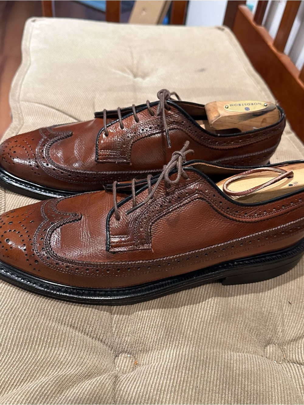 JC Penny 1970 Vintage Men's Brown Leather Wingtip Dress Shoes. - Picture 3 of 14